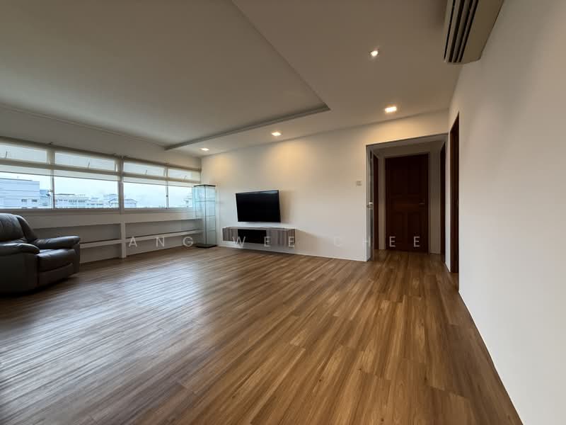 745 Pasir Ris Street 71, 745 Pasir Ris Street 71, 3 Bedrooms, 1,345 sqft, HDB Flat For Sale, by Ang Wee Chee, 500180858 - Living Room - PropertyGuru.com.sg