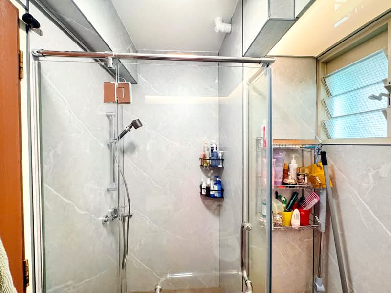 126C Kim Tian Road, 126C Kim Tian Road, 3 Bedrooms, 1,001 sqft, HDB Flat For Sale, by Loriana Ong, 500180890 - Bathroom - PropertyGuru.com.sg