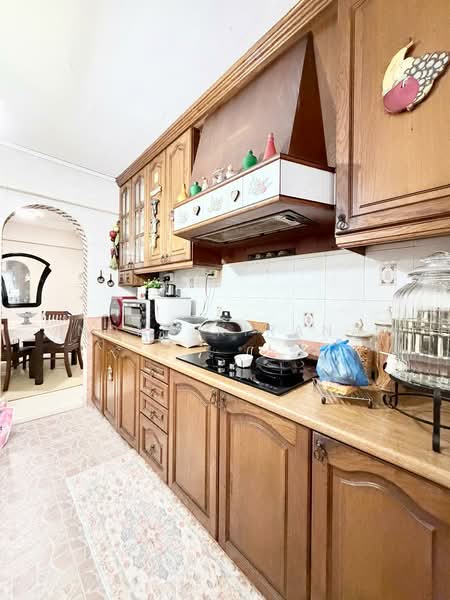 141 Bukit Batok Street 11, 141 Bukit Batok Street 11, 3 Bedrooms, 1,614 sqft, HDB Flat For Sale, by Nona Kirana, 500180913 - Kitchen - PropertyGuru.com.sg