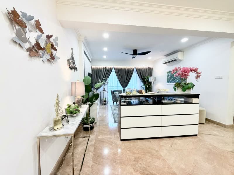 Changi Court, 702 Upper Changi Road East, 3 Bedrooms, 1,184 sqft, Condominium For Sale, by Nona Kirana, 500180916 - Living Room - PropertyGuru.com.sg