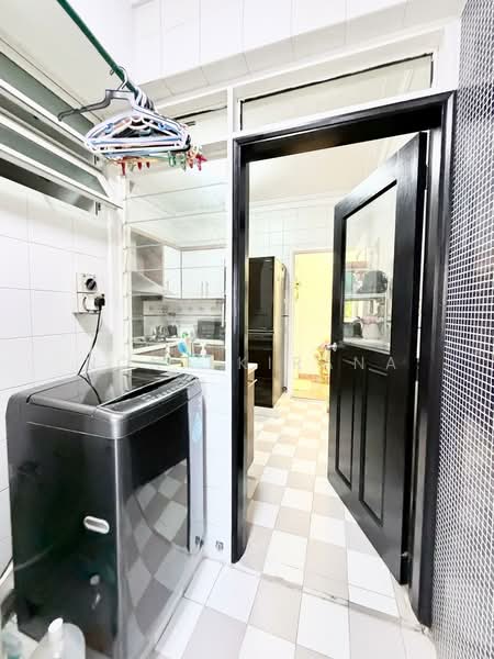 Changi Court, 702 Upper Changi Road East, 3 Bedrooms, 1,184 sqft, Condominium For Sale, by Nona Kirana, 500180916 - Kitchen - PropertyGuru.com.sg