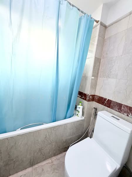 Changi Court, 702 Upper Changi Road East, 3 Bedrooms, 1,184 sqft, Condominium For Sale, by Nona Kirana, 500180916 - Bathroom - PropertyGuru.com.sg