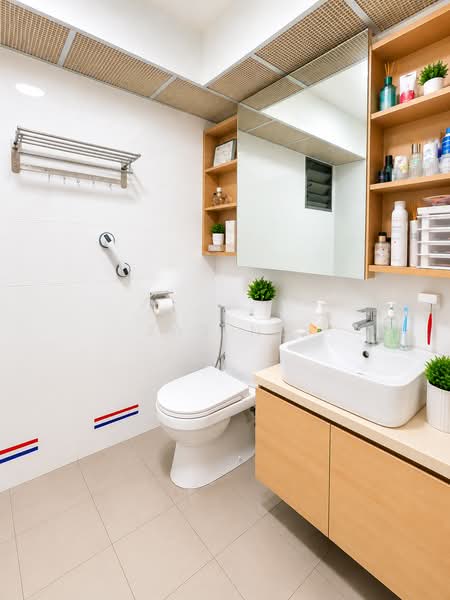 479B Yishun Street 42, 479B Yishun Street 42, 3 Bedrooms, 1,001 sqft, HDB Flat For Sale, by Jas Ng, 500180939 - Bathroom - PropertyGuru.com.sg