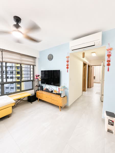 479B Yishun Street 42, 479B Yishun Street 42, 3 Bedrooms, 1,001 sqft, HDB Flat For Sale, by Jas Ng, 500180939 - Living Room - PropertyGuru.com.sg