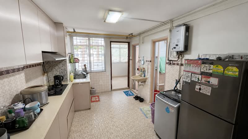 4 Haig Road, 4 Haig Road, 2 Bedrooms, 721 sqft, HDB Flat For Sale, by Raziah Wahab, 500180953 - Kitchen - PropertyGuru.com.sg