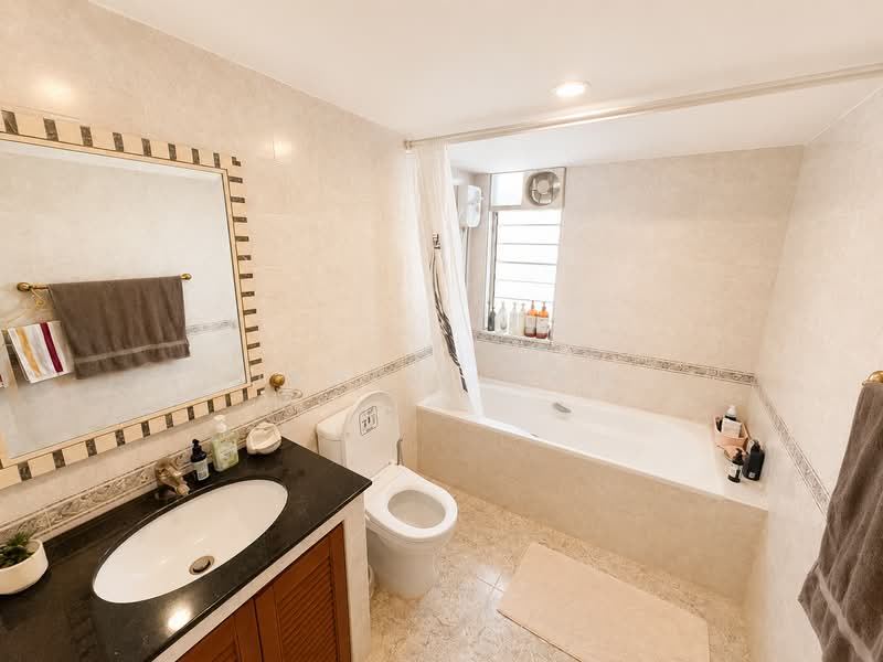 Faber Garden Condominium, 6 Angklong Lane, 4 Bedrooms, 2,121 sqft, Condominium For Sale, by Daniel Tan, 500180960 - Bathroom - PropertyGuru.com.sg