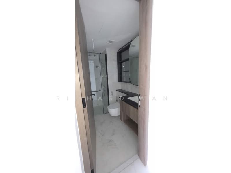 Sceneca Residence, Tanah Merah Kechil Link, 2 Bedrooms, 678 sqft, Condominium For Sale, by Richard Wan, 500180972 - Bathroom - PropertyGuru.com.sg