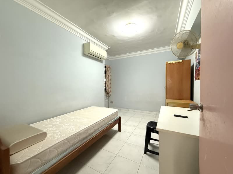 763 Bedok Reservoir View, 763 Bedok Reservoir View, Room Rental, 150 sqft, HDB Flat For Rent, by Lewis Tong, 500180976 - Bedroom - PropertyGuru.com.sg