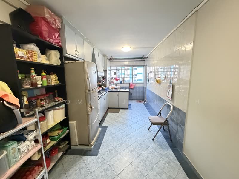 325 Bukit Batok Street 33, 325 Bukit Batok Street 33, 3 Bedrooms, 904 sqft, HDB Flat For Sale, by Solomon Jedidiah, 500180981 - Kitchen - PropertyGuru.com.sg