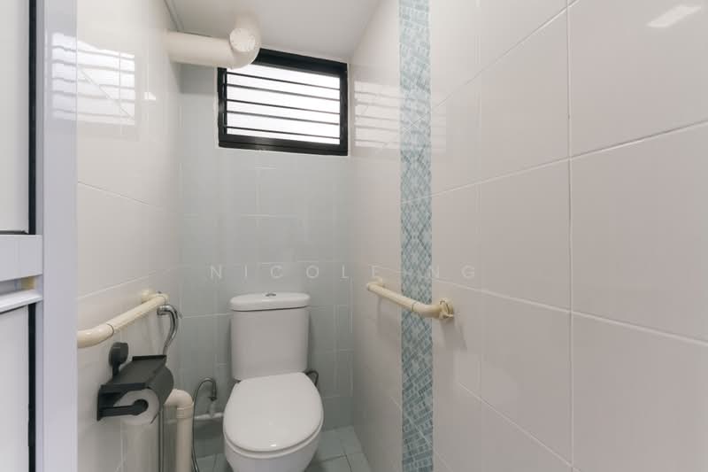 175 Boon Lay Drive, 175 Boon Lay Drive, 2 Bedrooms, 635 sqft, HDB Flat For Sale, by Nicole Ng, 500180989 - Bathroom - PropertyGuru.com.sg