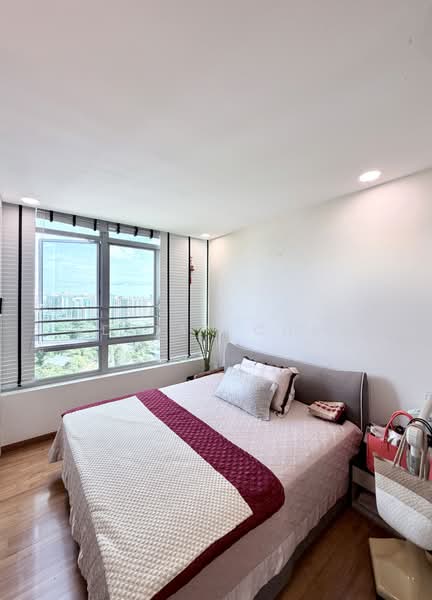 The Lakeshore, 31 Jurong West Street 41, 4 Bedrooms, 1,927 sqft, Condominium For Sale, by Adrian Chay, 500181014 - Bedroom - PropertyGuru.com.sg