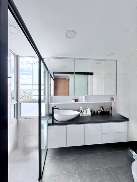 The Lakeshore, 31 Jurong West Street 41, 4 Bedrooms, 1,927 sqft, Condominium For Sale, by Adrian Chay, 500181014 - Bathroom - PropertyGuru.com.sg