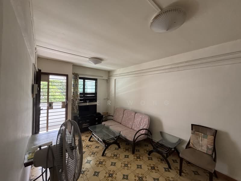 319 Clementi Avenue 4, 319 Clementi Avenue 4, 2 Bedrooms, 721 sqft, HDB Flat For Sale, by Peter Wong, 500181018 - Living Room - PropertyGuru.com.sg