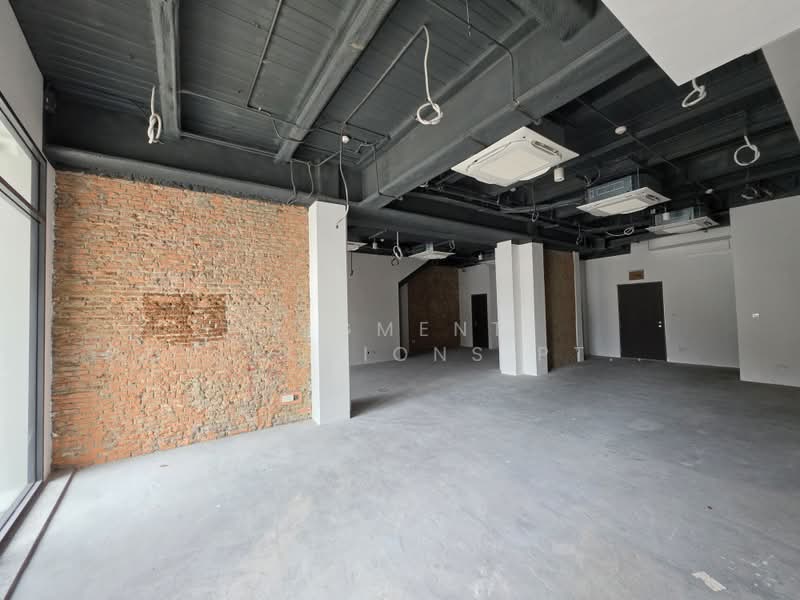 Newly Renovated Prime Farrer Park Retail Space for Lease | Suitable for F&B and Other Trades, 591 Serangoon Road, Farrer Park / Serangoon Rd, 1,187 sqft, Shop / Shophouse For Rent, by Figment Collections, 500181019 - Interior - CommercialGuru.com.sg