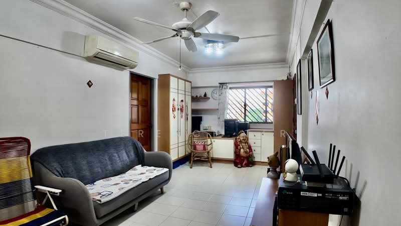 201 Ang Mo Kio Avenue 3, 201 Ang Mo Kio Avenue 3, 3 Bedrooms, 871 sqft, HDB Flat For Sale, by Terence Ter, 500181025 - Living Room - PropertyGuru.com.sg