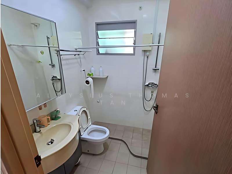 271C Punggol Walk, 271C Punggol Walk, 3 Bedrooms, 1,249 sqft, HDB Flat For Sale, by Aloysius Thomas Tan, 500181040 - Bathroom - PropertyGuru.com.sg