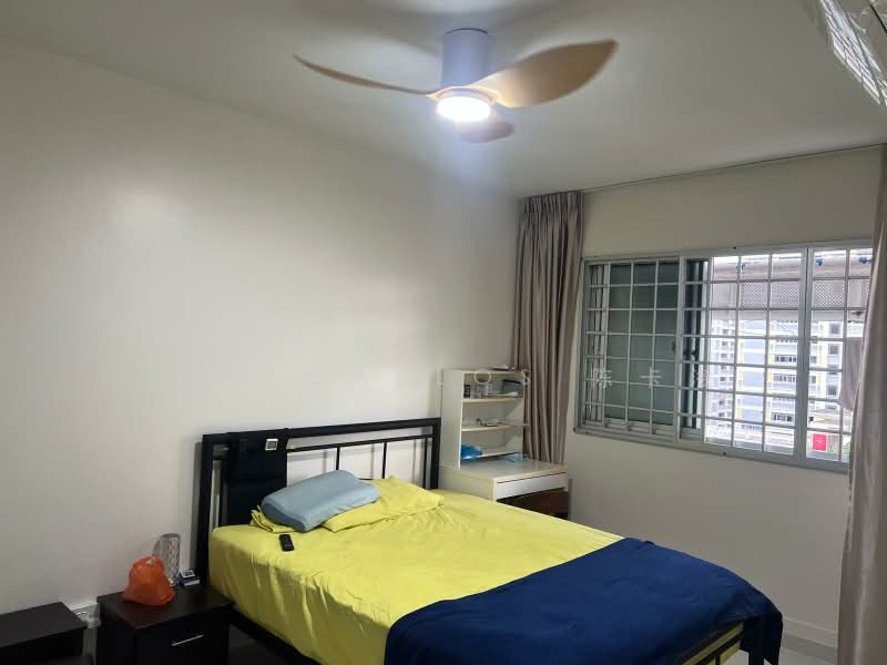 565 Pasir Ris Street 51, 565 Pasir Ris Street 51, 4 Bedrooms, 1,323 sqft, HDB Flat For Rent, by Tan Carlos 陈卡洛, 500181046 - Bedroom - PropertyGuru.com.sg
