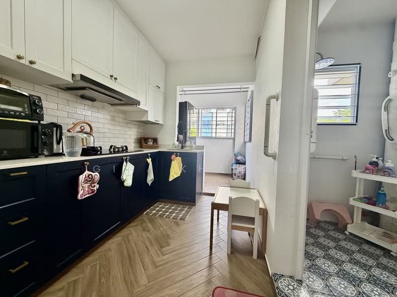 953 Hougang Avenue 9, 953 Hougang Avenue 9, 3 Bedrooms, 1,087 sqft, HDB Flat For Sale, by Gina Khazali, 500181055 - Kitchen - PropertyGuru.com.sg
