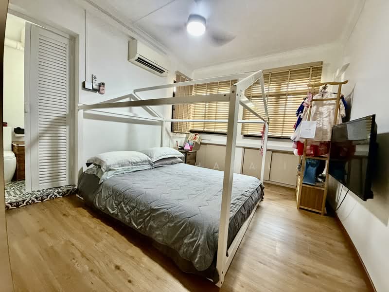 953 Hougang Avenue 9, 953 Hougang Avenue 9, 3 Bedrooms, 1,087 sqft, HDB Flat For Sale, by Gina Khazali, 500181055 - Bedroom - PropertyGuru.com.sg