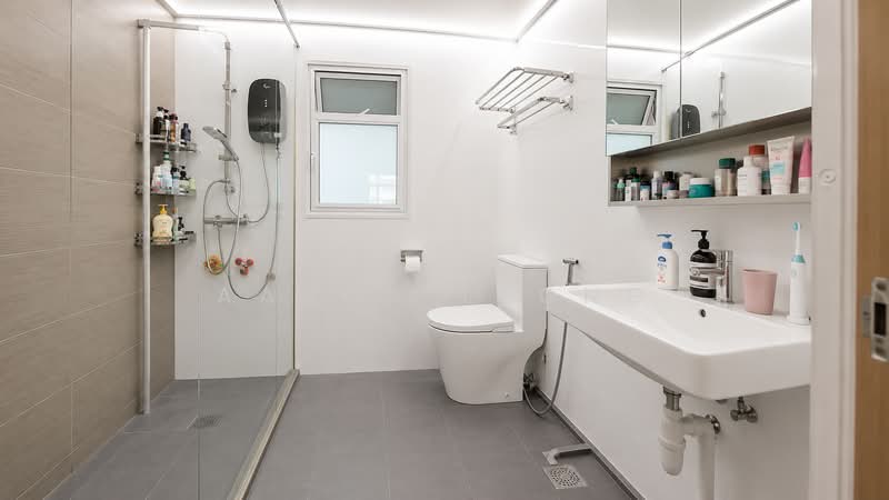 618A Tampines Street 61, 618A Tampines Street 61, 3 Bedrooms, 1,216 sqft, HDB Flat For Sale, by Aaron Leong, 500181081 - Bathroom - PropertyGuru.com.sg