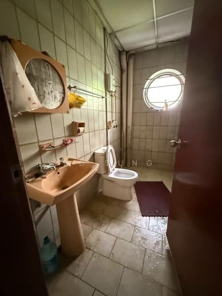 Worker allowed, Bungalow Landed 4 bed 4 baths, Kovan MRT, , 4 Bedrooms, 4,000 sqft, Detached House For Rent, by CD Sung, 500181084 - Bathroom - PropertyGuru.com.sg