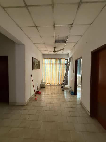 Worker allowed, Bungalow Landed 4 bed 4 baths, Kovan MRT, , 4 Bedrooms, 4,000 sqft, Detached House For Rent, by CD Sung, 500181084 - Corridor - PropertyGuru.com.sg