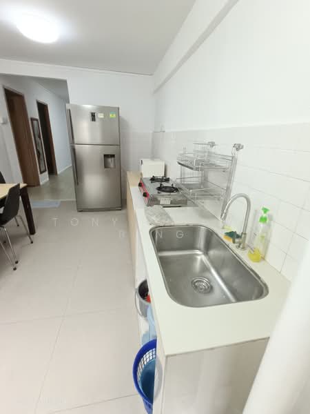 303 Jurong East Street 32, 303 Jurong East Street 32, 2 Bedrooms, 731 sqft, HDB Flat For Sale, by Tony Ong Ah Beng, 500181097 - Kitchen - PropertyGuru.com.sg