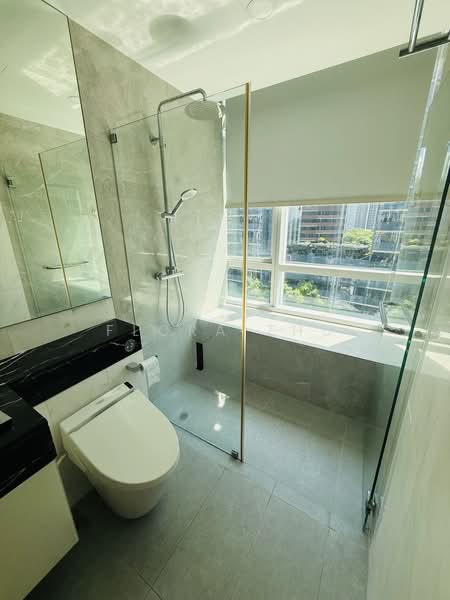 The Vermont On Cairnhill, 12 Cairnhill Rise, 2 Bedrooms, 915 sqft, Condominium For Sale, by Flora Zhu, 500181098 - Bathroom - PropertyGuru.com.sg