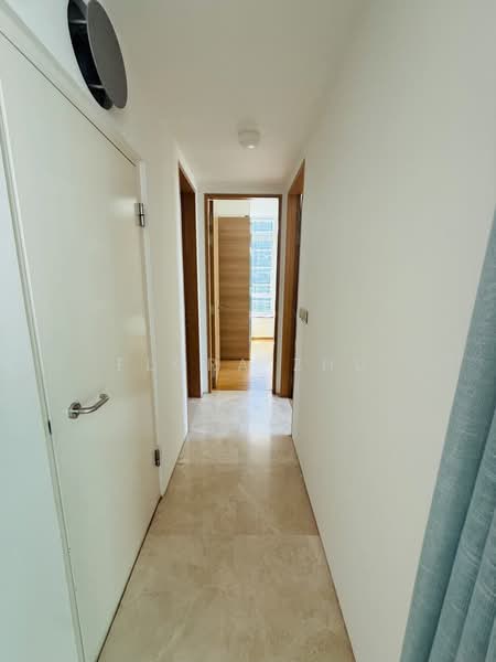 The Vermont On Cairnhill, 12 Cairnhill Rise, 2 Bedrooms, 915 sqft, Condominium For Sale, by Flora Zhu, 500181098 - Corridor - PropertyGuru.com.sg