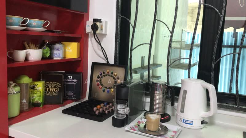 East Coast, Telok Kurau Road, 4 Bedrooms, 1,302 sqft, Walk-up Apartment For Sale, by Sarah Lim, 500181107 - Kitchen - PropertyGuru.com.sg