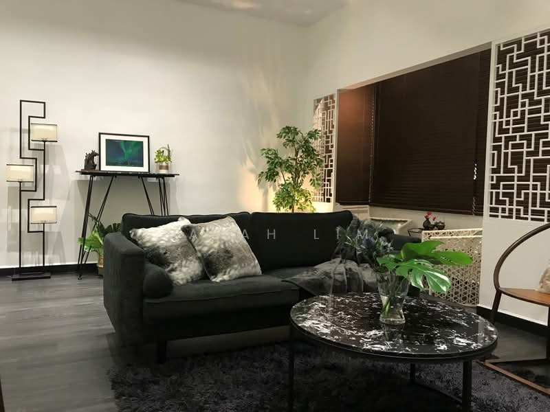 East Coast, Telok Kurau Road, 4 Bedrooms, 1,302 sqft, Walk-up Apartment For Sale, by Sarah Lim, 500181107 - Living Room - PropertyGuru.com.sg