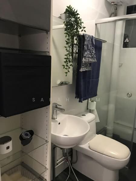 East Coast, Telok Kurau Road, 4 Bedrooms, 1,302 sqft, Walk-up Apartment For Sale, by Sarah Lim, 500181107 - Bathroom - PropertyGuru.com.sg