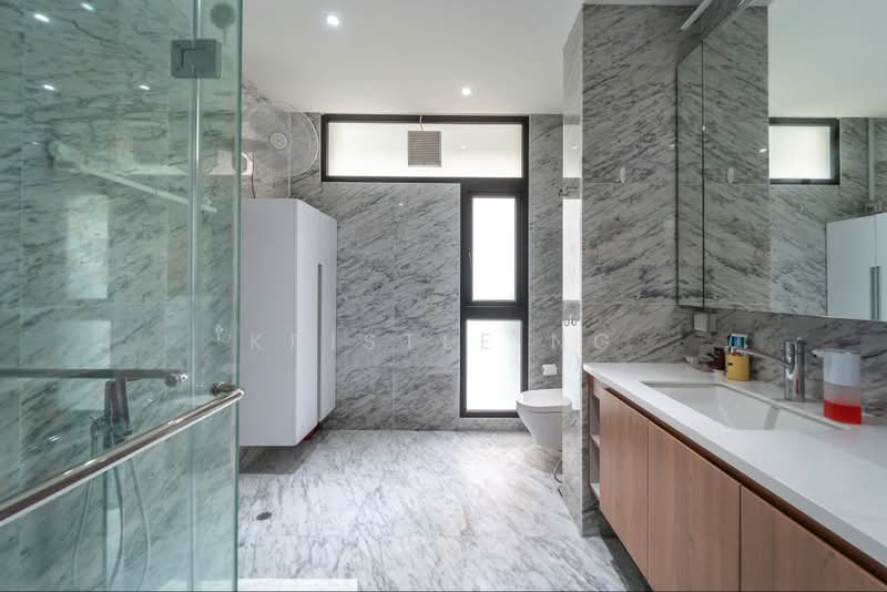 Almost new | Huge 8149sf 2.5+Basement & pool near Seletar Hills, , 6 Bedrooms, 8,149 sqft, Semi-Detached House For Sale, by Kristle Ng, 500181114 - Bathroom - PropertyGuru.com.sg