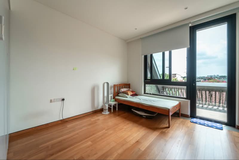Almost new | Huge 8149sf 2.5+Basement & pool near Seletar Hills, , 6 Bedrooms, 8,149 sqft, Semi-Detached House For Sale, by Kristle Ng, 500181114 - Bedroom - PropertyGuru.com.sg