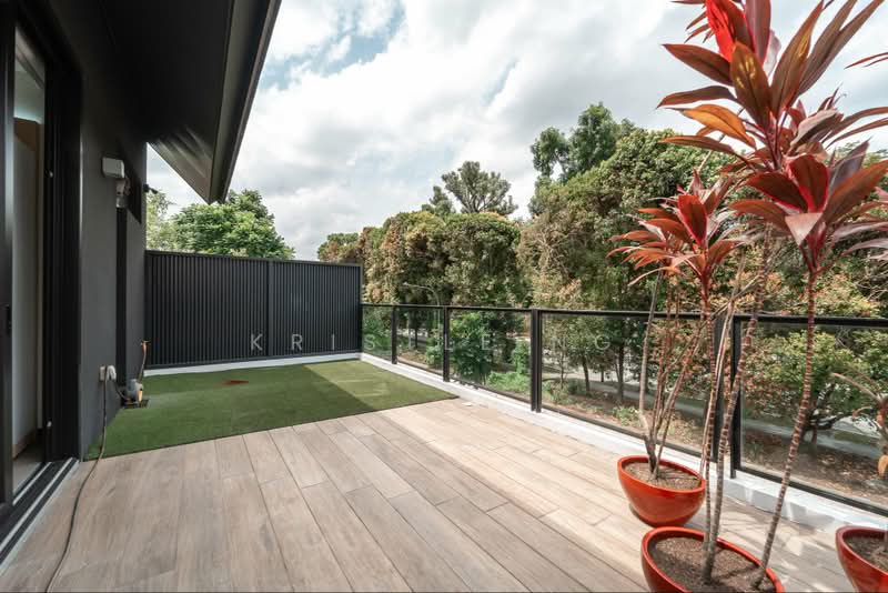 Almost new | Huge 8149sf 2.5+Basement & pool near Seletar Hills, , 6 Bedrooms, 8,149 sqft, Semi-Detached House For Sale, by Kristle Ng, 500181114 - Balcony - PropertyGuru.com.sg
