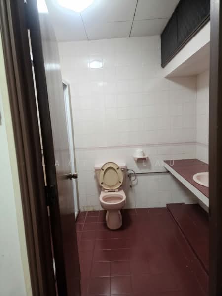 11A PASIR PANJANG CLOSE, , 5 Bedrooms, 4,500 sqft, Corner Terrace For Rent, by Lacilia Lau, 500181123 - Bathroom - PropertyGuru.com.sg