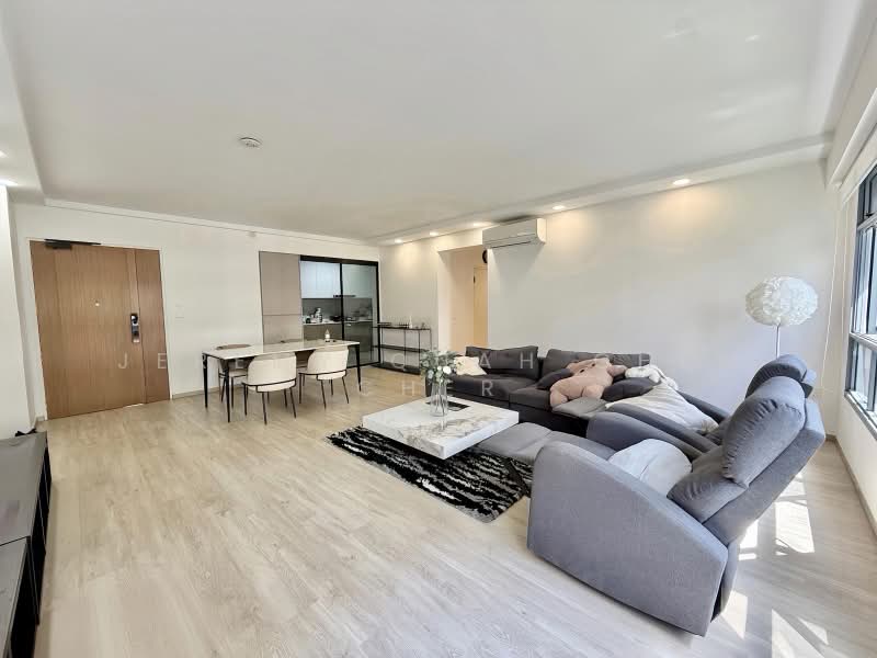 619A Tampines Street 61, 619A Tampines Street 61, 3 Bedrooms, 1,216 sqft, HDB Flat For Sale, by Jeremy Quah Chen Cher, 500181125 - Living Room - PropertyGuru.com.sg
