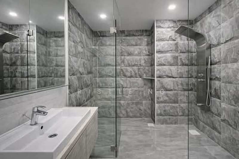 Well renovated 14000sqft Bungalow with lift, , 9 Bedrooms, 14,000 sqft, Detached House For Sale, by Kristle Ng, 500181137 - Bathroom - PropertyGuru.com.sg