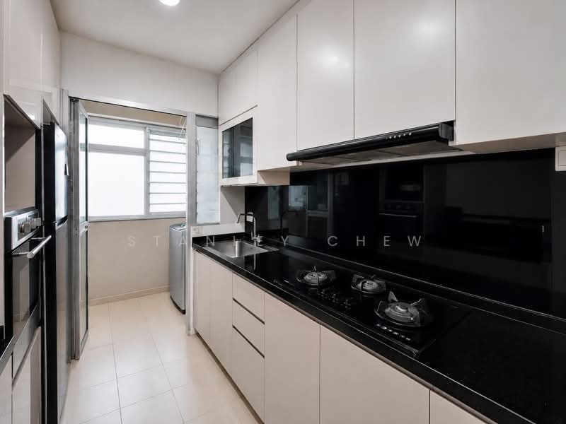 673C Edgefield Plains, 673C Edgefield Plains, 3 Bedrooms, 969 sqft, HDB Flat For Sale, by Stanley Chew, 500181140 - Kitchen - PropertyGuru.com.sg