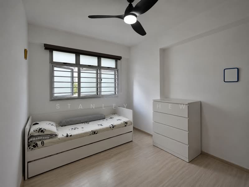 673C Edgefield Plains, 673C Edgefield Plains, 3 Bedrooms, 969 sqft, HDB Flat For Sale, by Stanley Chew, 500181140 - Bedroom - PropertyGuru.com.sg