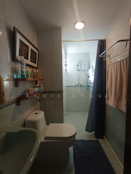 146 Lorong 2 Toa Payoh, 146 Lorong 2 Toa Payoh, Room Rental, 100 sqft, HDB Flat For Rent, by ANGIE CHNG, 500181142 - Bathroom - PropertyGuru.com.sg