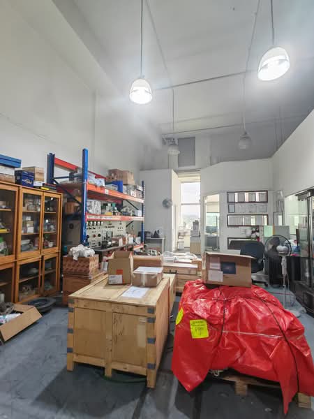 Wcega Plaza, 1 Bukit Batok Crescent, 2,368 sqft, Light Industrial (B1) For Sale, by Kas Chen, 500181152 - Interior - CommercialGuru.com.sg