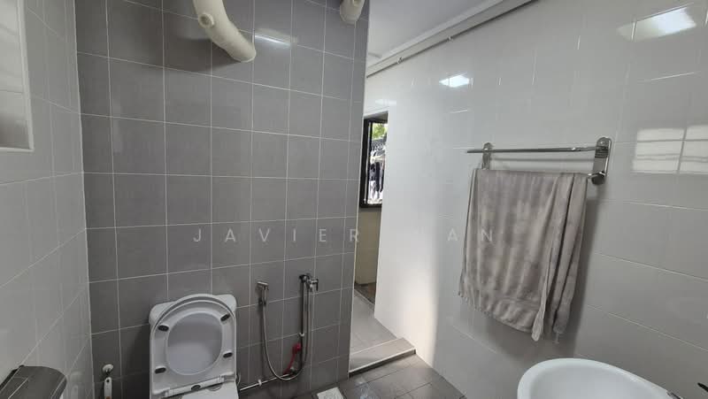 830 Woodlands Street 83, 830 Woodlands Street 83, 5 Bedrooms, 2,034 sqft, HDB Flat For Sale, by Javier Wan, 500181157 - Bathroom 1 (master) - PropertyGuru.com.sg