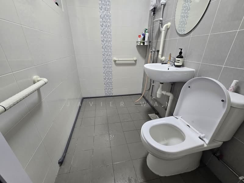 830 Woodlands Street 83, 830 Woodlands Street 83, 5 Bedrooms, 2,034 sqft, HDB Flat For Sale, by Javier Wan, 500181157 - Bathroom 2 - PropertyGuru.com.sg