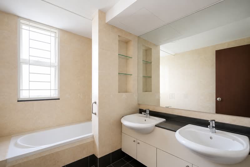 Rio Vista, 26 Upper Serangoon View, 3 Bedrooms, 1,249 sqft, Condominium For Sale, by Dane Kau 高国豪, 500181168 - Bathroom - PropertyGuru.com.sg