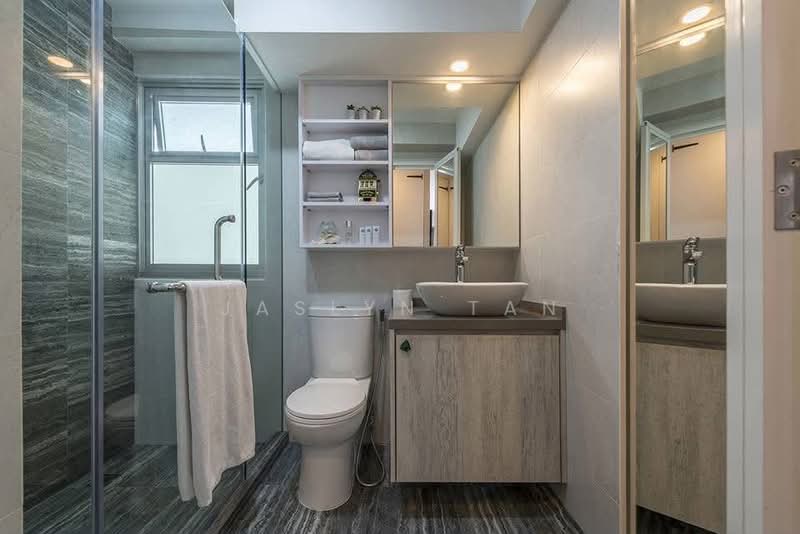 130B Lorong 1 Toa Payoh, 130B Lorong 1 Toa Payoh, 3 Bedrooms, 1,001 sqft, HDB Flat For Sale, by Jaslyn Tan, 500181169 - Bathroom - PropertyGuru.com.sg