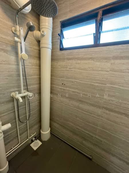 11 Holland Drive, 11 Holland Drive, 2 Bedrooms, 700 sqft, HDB Flat For Rent, by Corinne Tham, 500181179 - Bathroom - PropertyGuru.com.sg