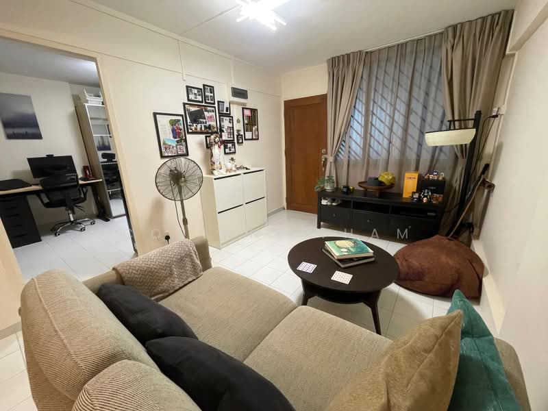 11 Holland Drive, 11 Holland Drive, 2 Bedrooms, 700 sqft, HDB Flat For Rent, by Corinne Tham, 500181179 - Living Room - PropertyGuru.com.sg