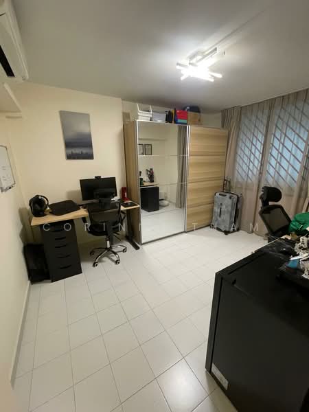 11 Holland Drive, 11 Holland Drive, 2 Bedrooms, 700 sqft, HDB Flat For Rent, by Corinne Tham, 500181179 - Bedroom - PropertyGuru.com.sg