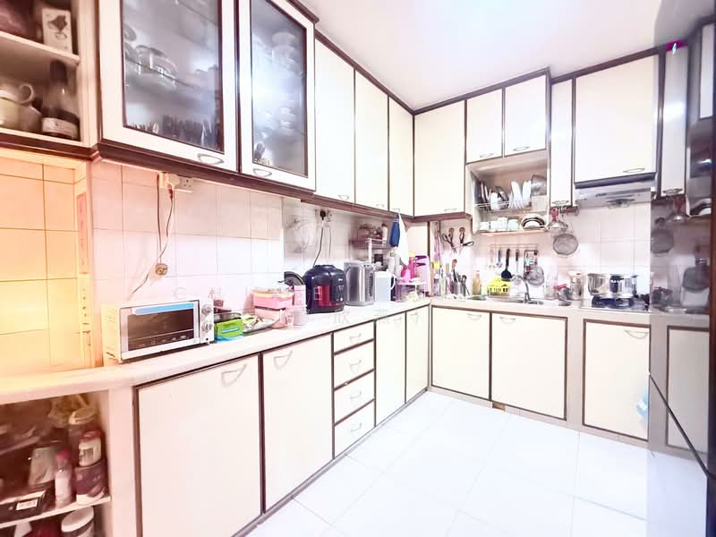 758 Woodlands Avenue 6, 758 Woodlands Avenue 6, 3 Bedrooms, 1,302 sqft, HDB Flat For Sale, by Chloe Leong (廖欣燕), 500181181 - Kitchen - PropertyGuru.com.sg